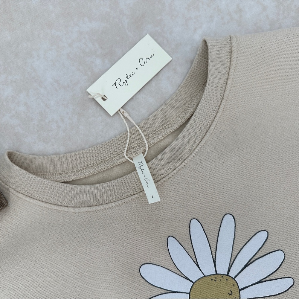 New Rylee + Cru Daisy Boxy Pullover - Picture 2 of 3